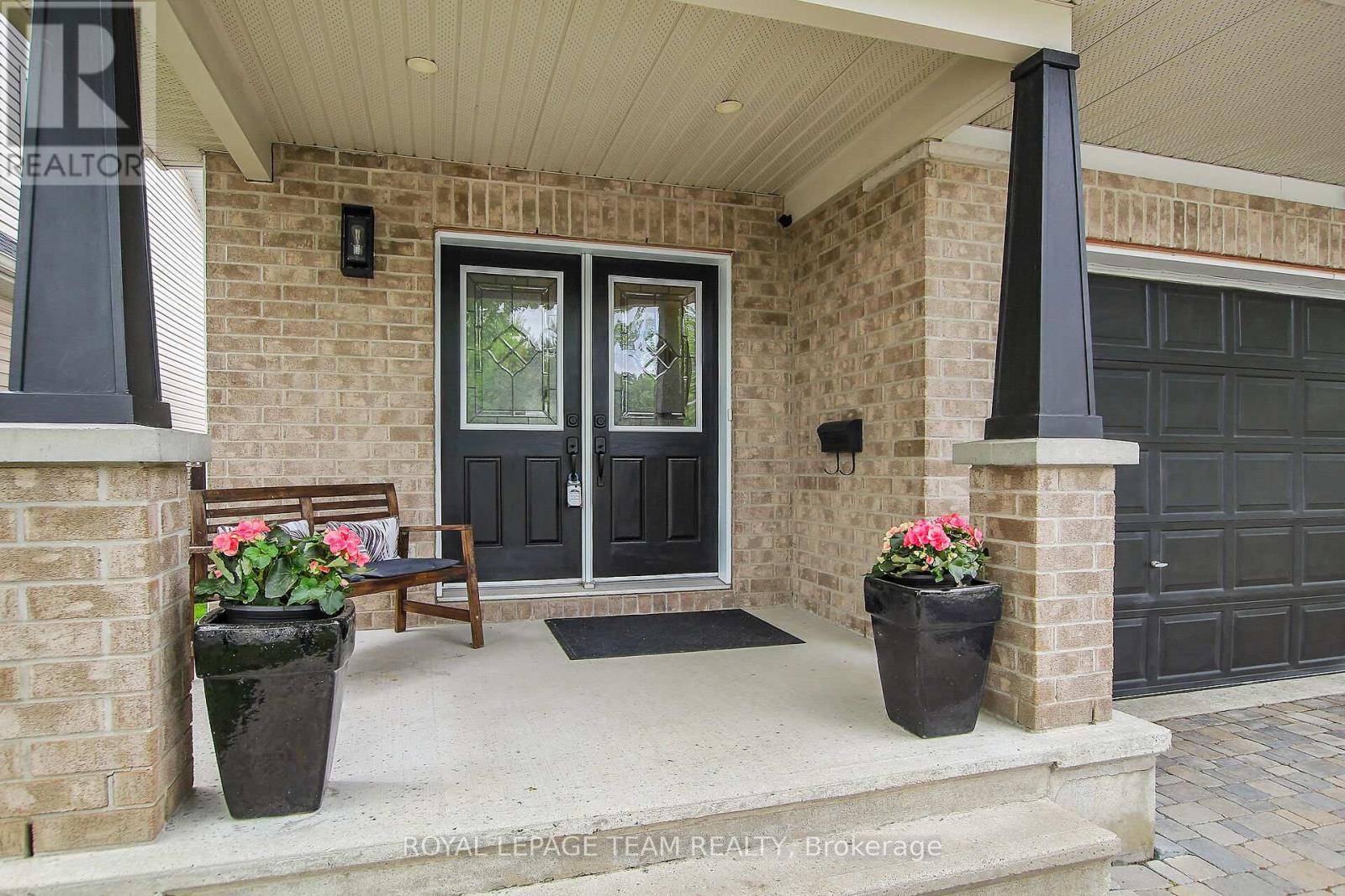 Ottawa, ON K2G7E2,124 VERSILIA DRIVE