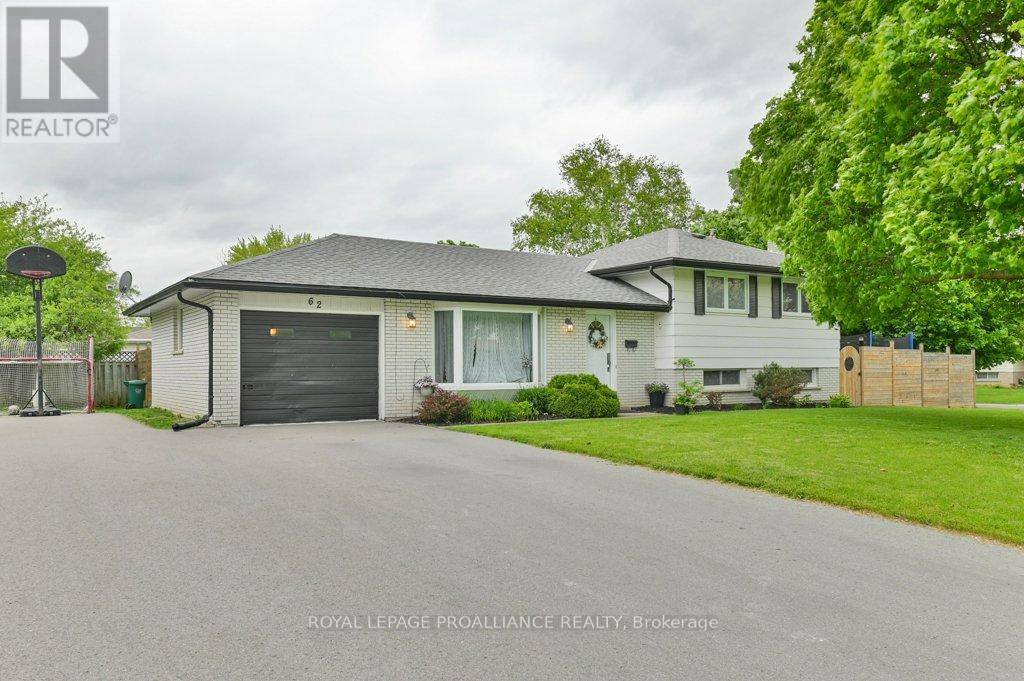 Belleville (belleville Ward), ON K8P4L5,62 VILLAGE DRIVE