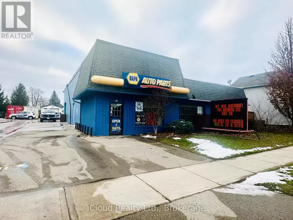 St. Thomas, ON N5R3W3,52 MOORE STREET