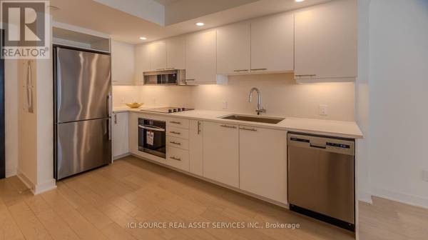 Ottawa, ON K1R0G1,340 Queen ST #1110