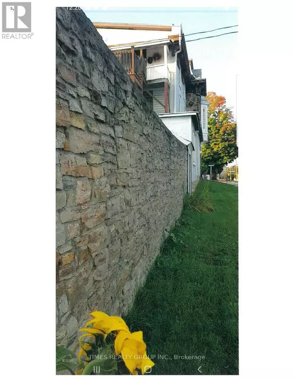 Perth, ON K7H1G3,51 - 53 DRUMMOND STREET E