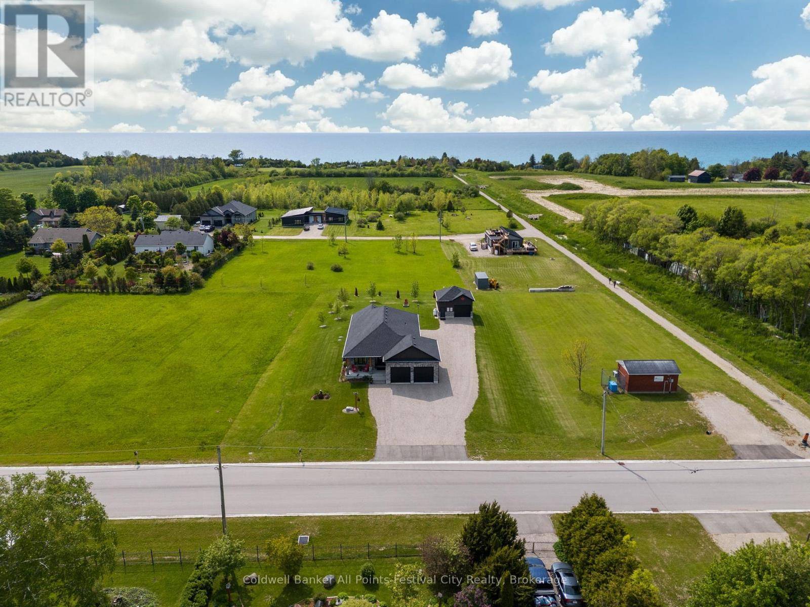 Ashfield-colborne-wawanosh (ashfield), ON N7A3X9,33 WELLINGTON STREET S