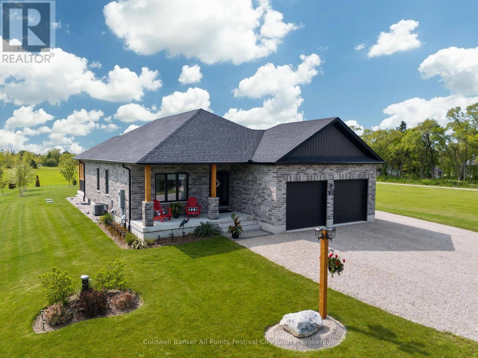 Ashfield-colborne-wawanosh (ashfield), ON N7A3X9,33 WELLINGTON STREET S