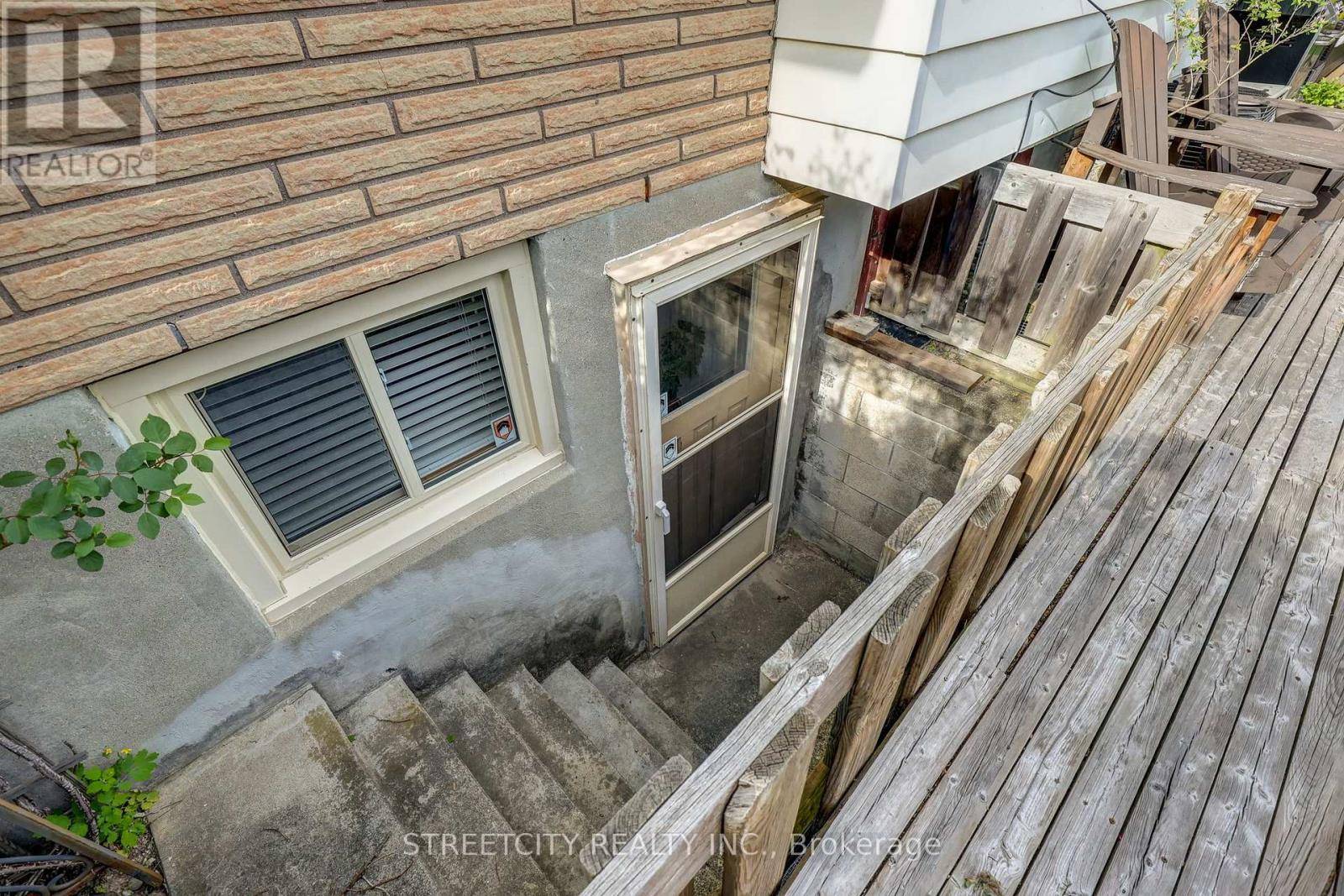 St. Thomas, ON N5R1K6,531 ELM STREET