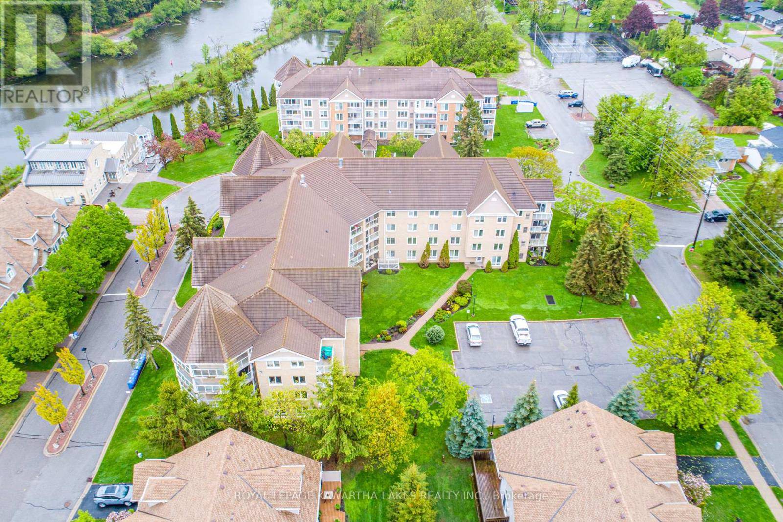 Kawartha Lakes (lindsay), ON K9V6E8,51 Rivermill BLVD #203