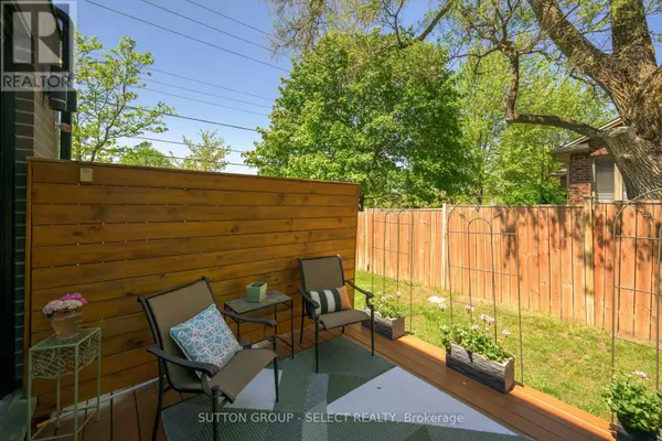 London North (north P), ON N6H3R9,433 Hyde Park RD #2