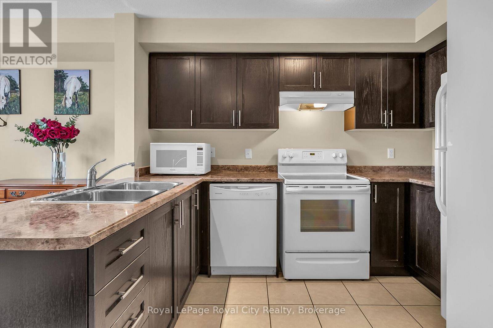 Guelph (victoria North), ON N1E0K4,616 Woodlawn RD East #A