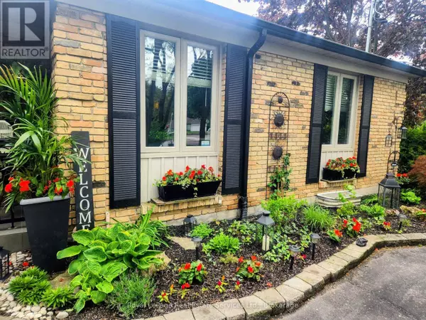 Hamilton (waterdown), ON L8N2Z7,184 DUNDAS STREET E