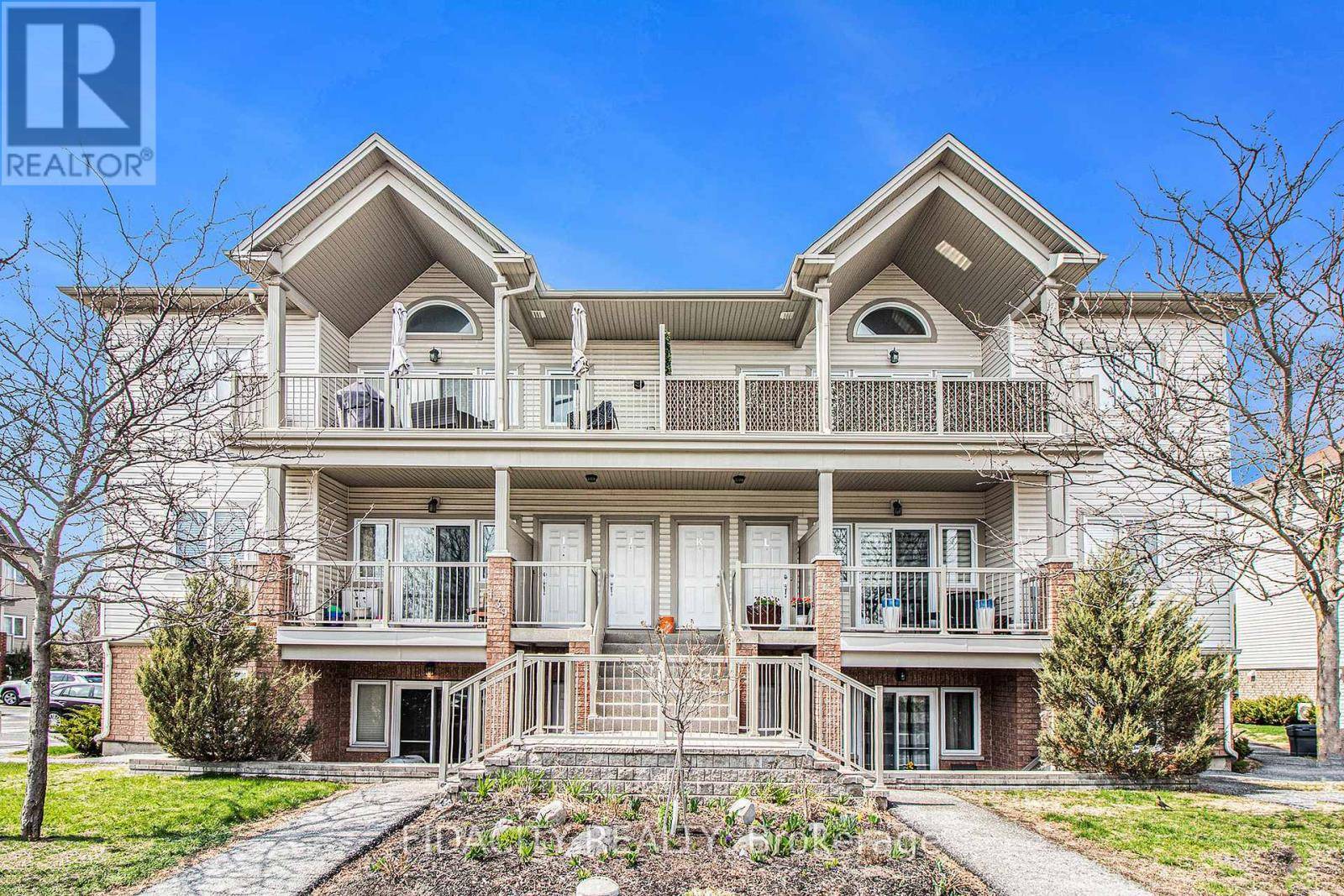 139 Harthill WAY #K, Ottawa, ON K2J5V1
