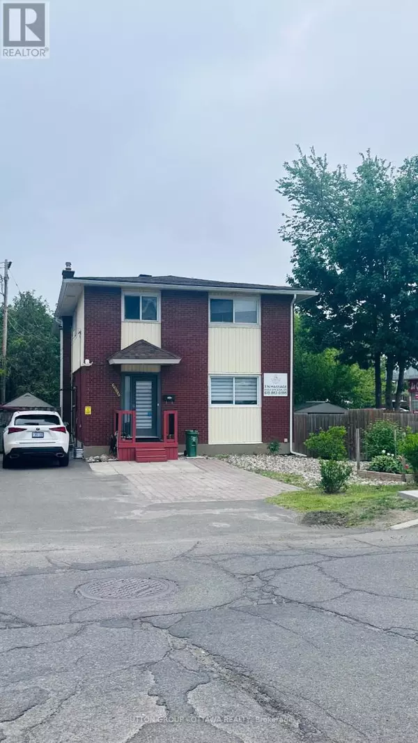 2675 MARIE STREET, Ottawa, ON K2B7E3