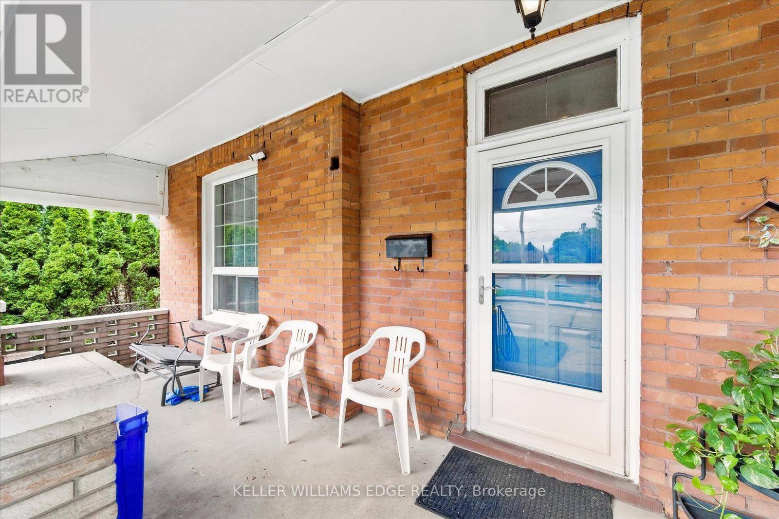 Hamilton (st. Clair), ON L8M2G8,122 SANFORD AVENUE S