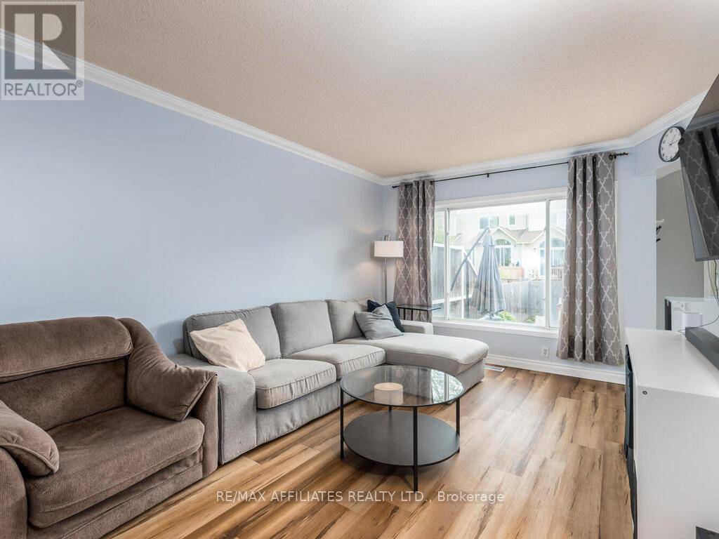 Ottawa, ON K2M2R2,6 EAGLEVIEW STREET