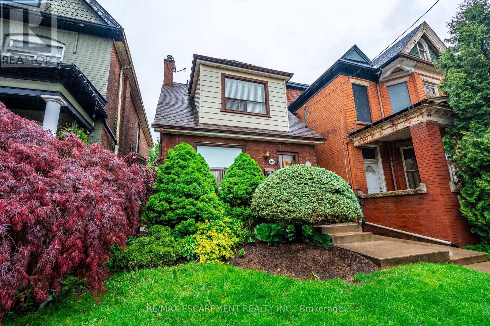 Hamilton (landsdale), ON L8L5K8,204 EMERALD STREET