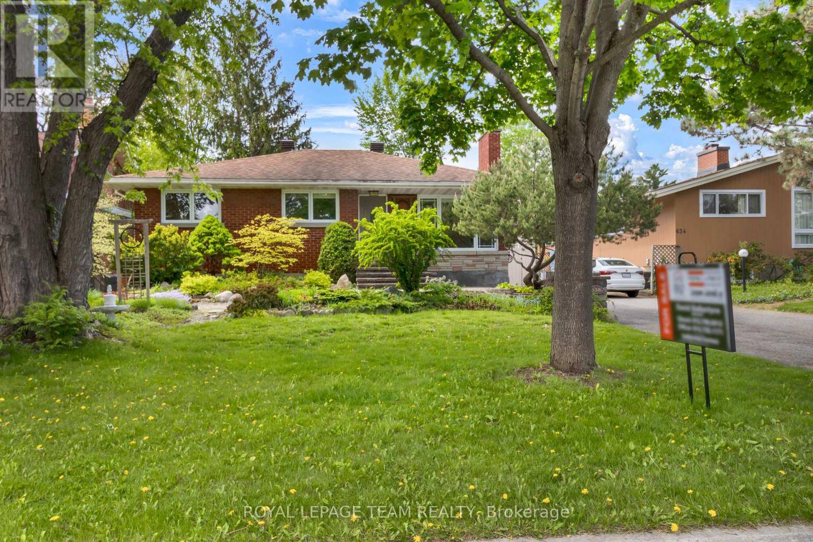 Ottawa, ON K1G0M5,638 CORONATION AVENUE