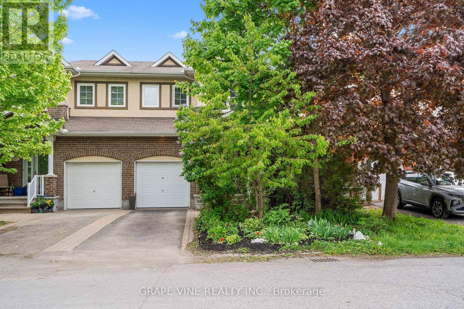 Ottawa, ON K2A1X4,709 MELBOURNE AVENUE