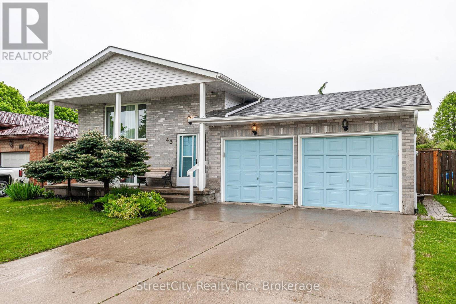 43 FREELAND DRIVE, Stratford, ON N4Z1H1