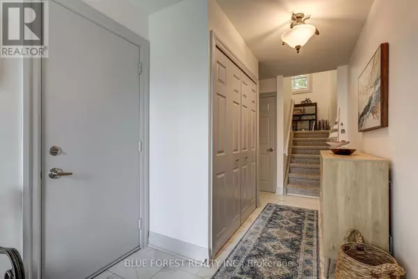 Central Elgin (port Stanley), ON N5L1E9,374 Front ST #26