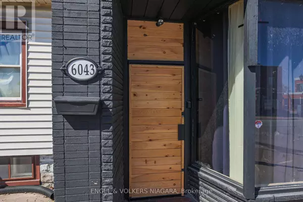Niagara Falls (dorchester), ON L2G6A1,6043 MAIN STREET