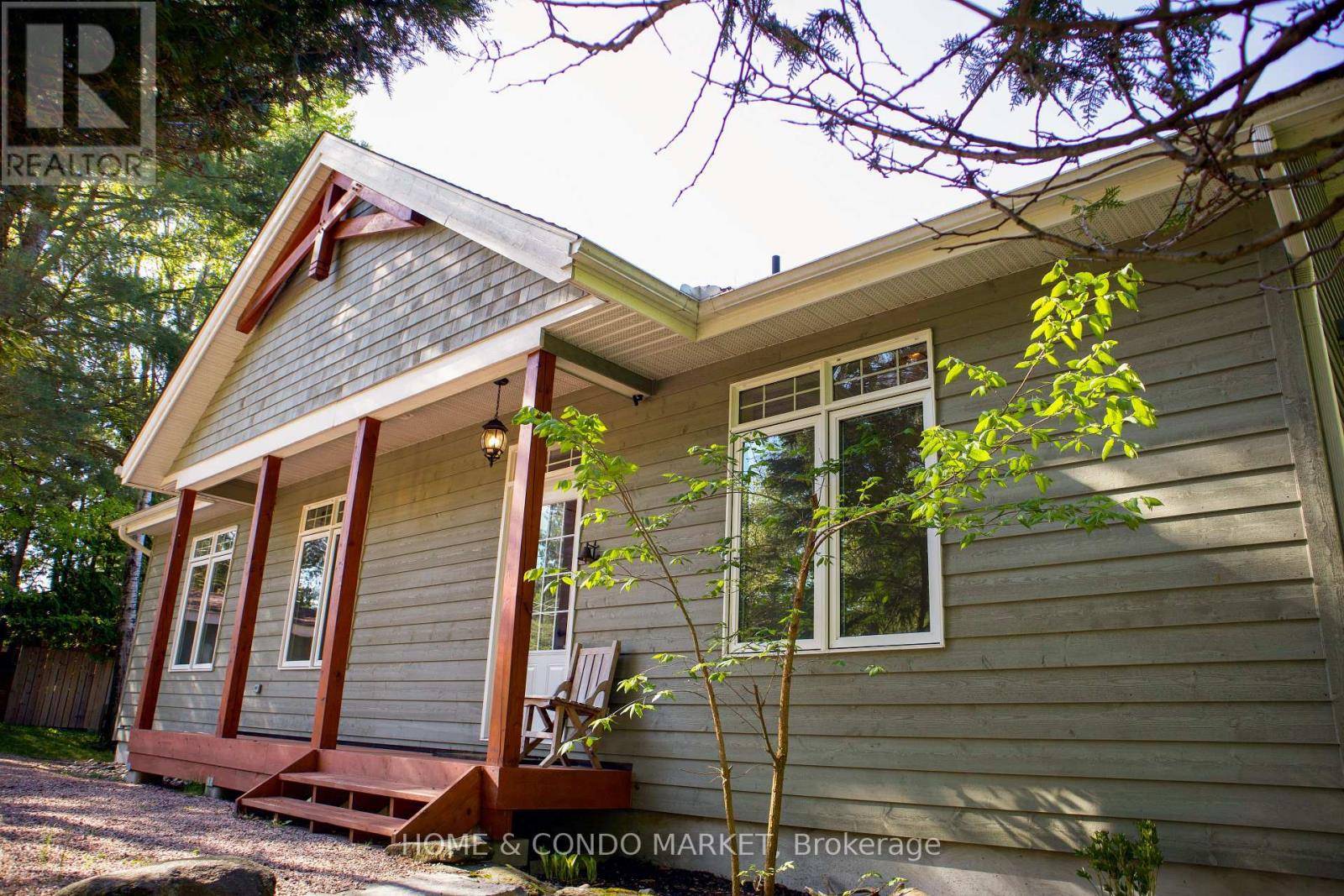 Mckellar, ON P2A0B4,14 CHARLES AVENUE