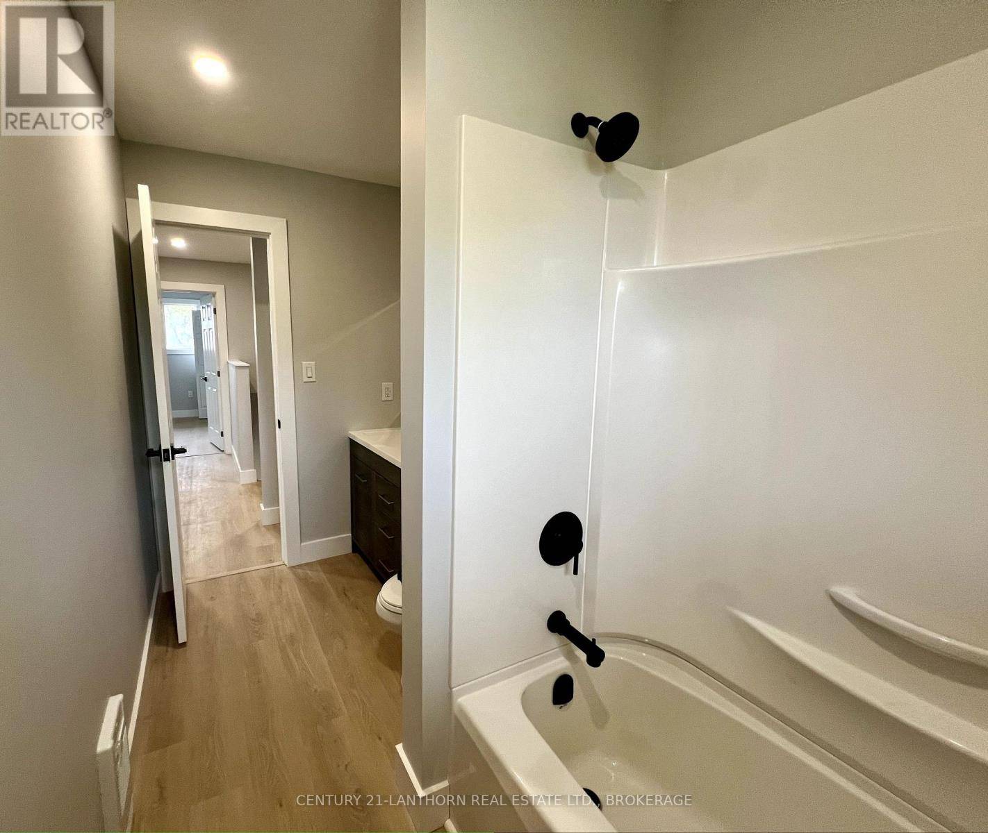 Kingston (rideau), ON K7K2T1,13 WELLER AVENUE
