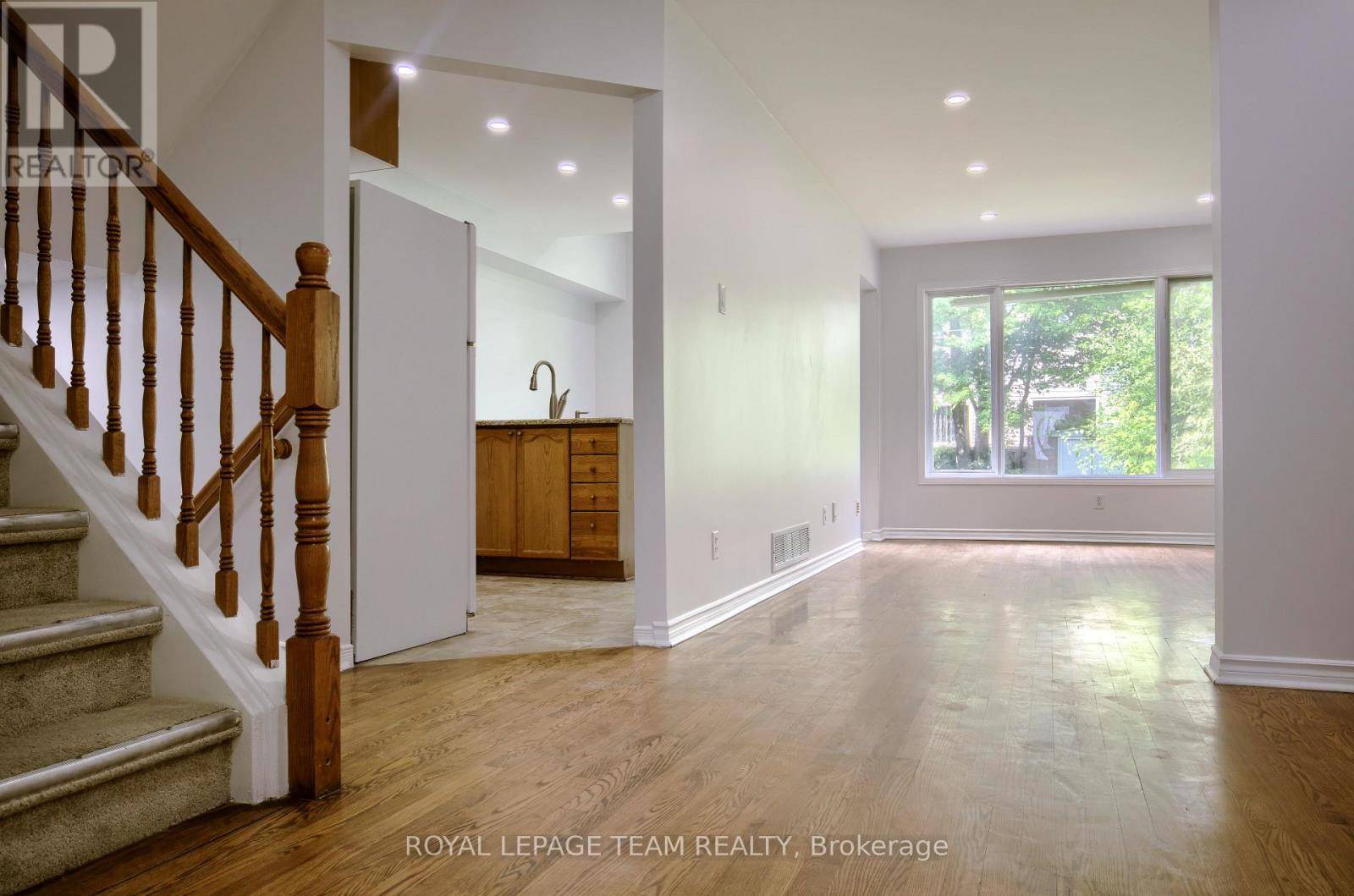 Ottawa, ON K2J4P1,246 BEATRICE DRIVE