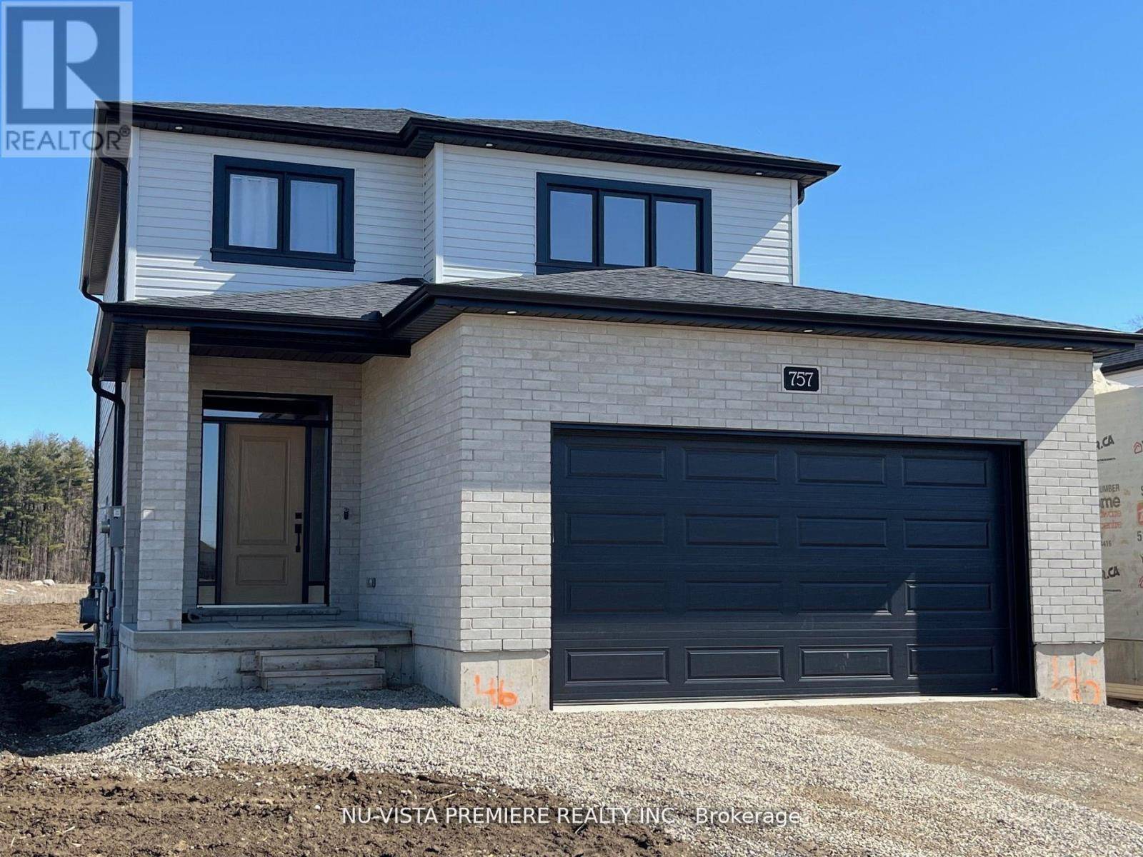 811 GATESTONE ROAD, London South (south U), ON N6M1C1