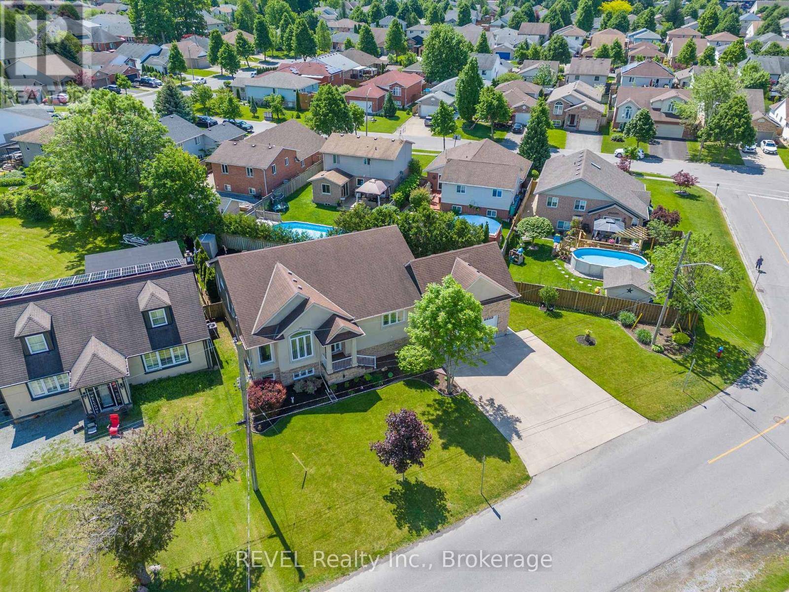 Niagara Falls (ascot), ON L2H1E8,8028 BOOTH STREET