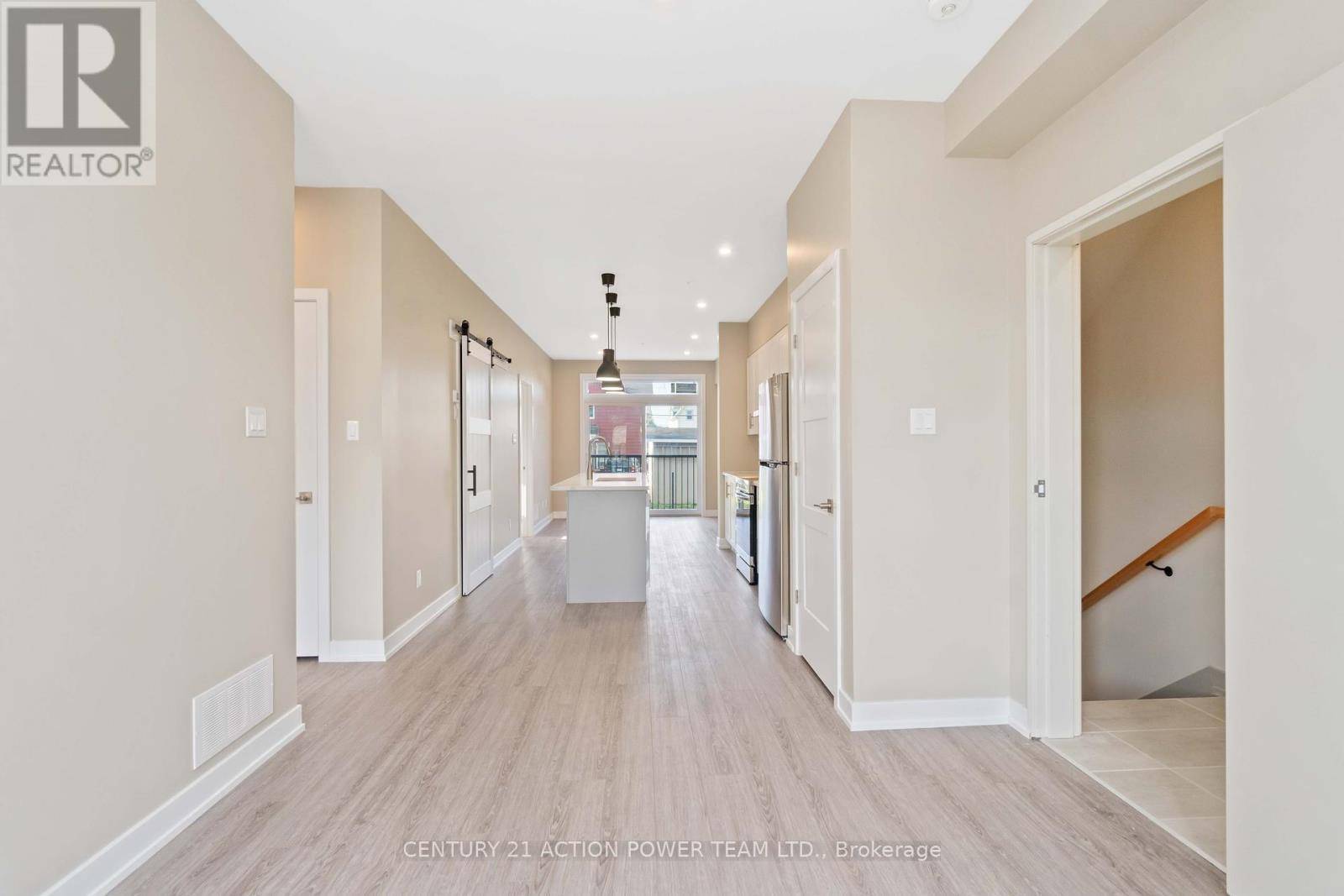 Ottawa, ON K1L6H6,280 LEVIS AVE #1