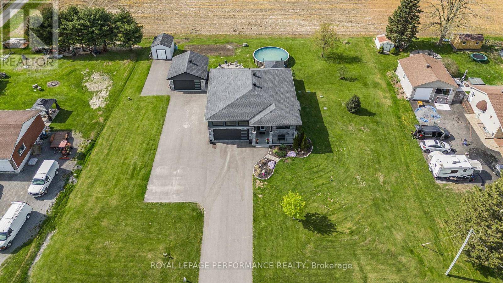 Russell, ON K0A1W0,1295 NOTRE DAME STREET