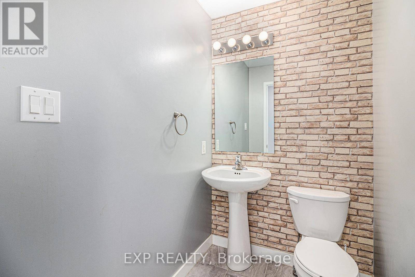 Ottawa, ON K2J5X6,250 SHANLY PRIVATE