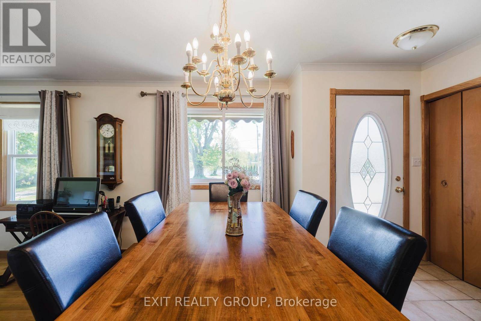 Quinte West, ON K0K2C0,556 ROSEBUSH ROAD