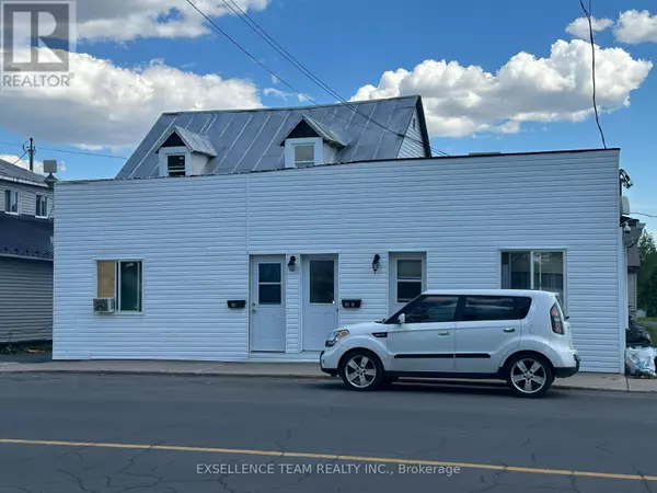 North Glengarry, ON K0C1A0,28 LOCHIEL STREET