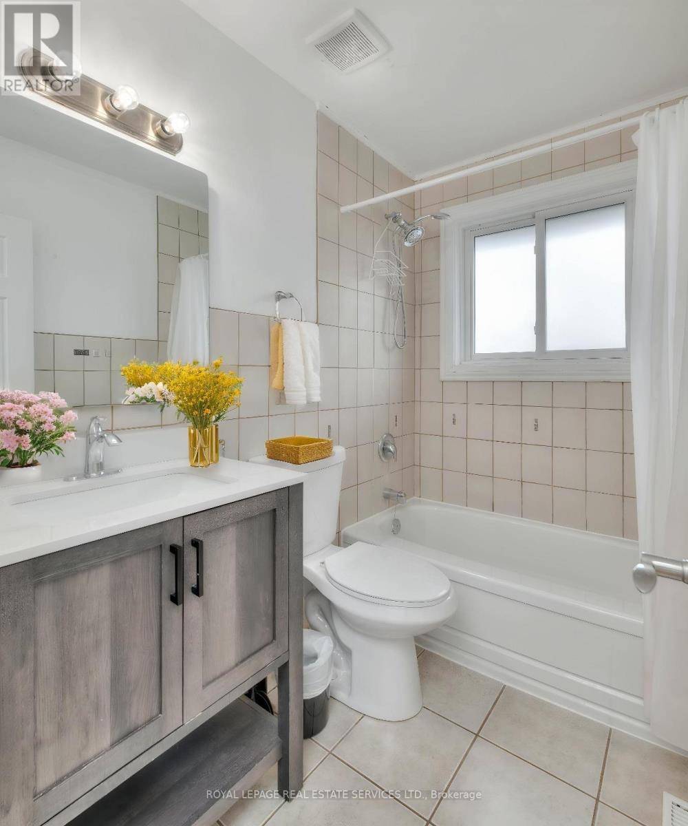 Guelph (riverside Park), ON N1E1P2,484 SPEEDVALE AVENUE E