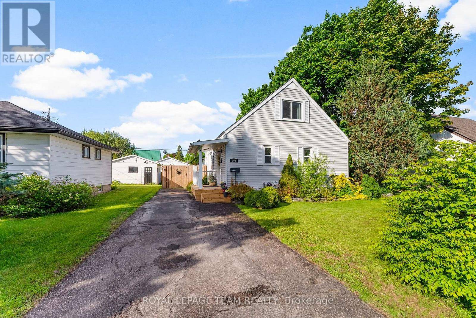 Arnprior, ON K7S1Y7,103 THIRD AVENUE