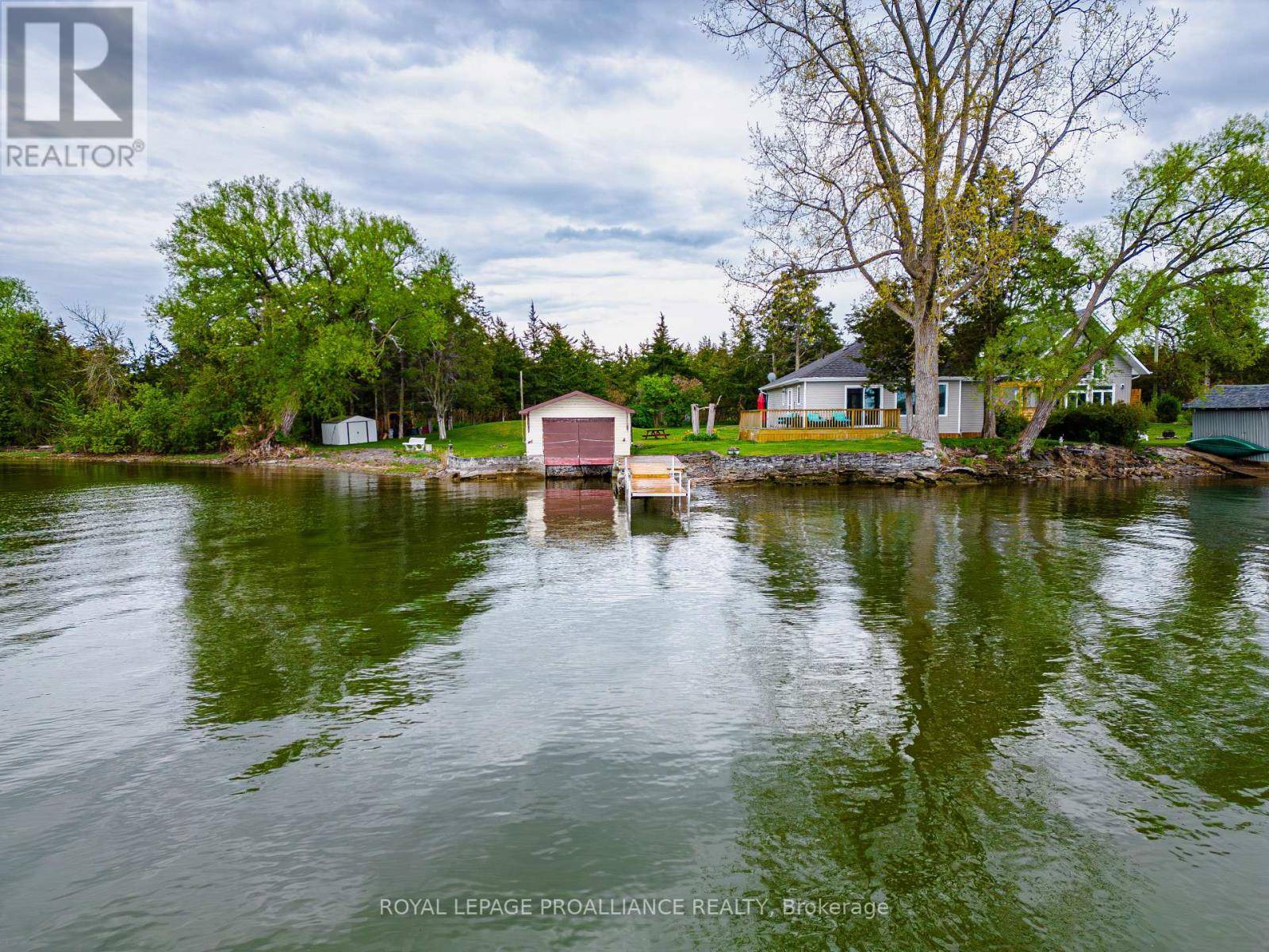 Greater Napanee (greater Napanee), ON K7R3K7,541G SOUTH SHORE ROAD