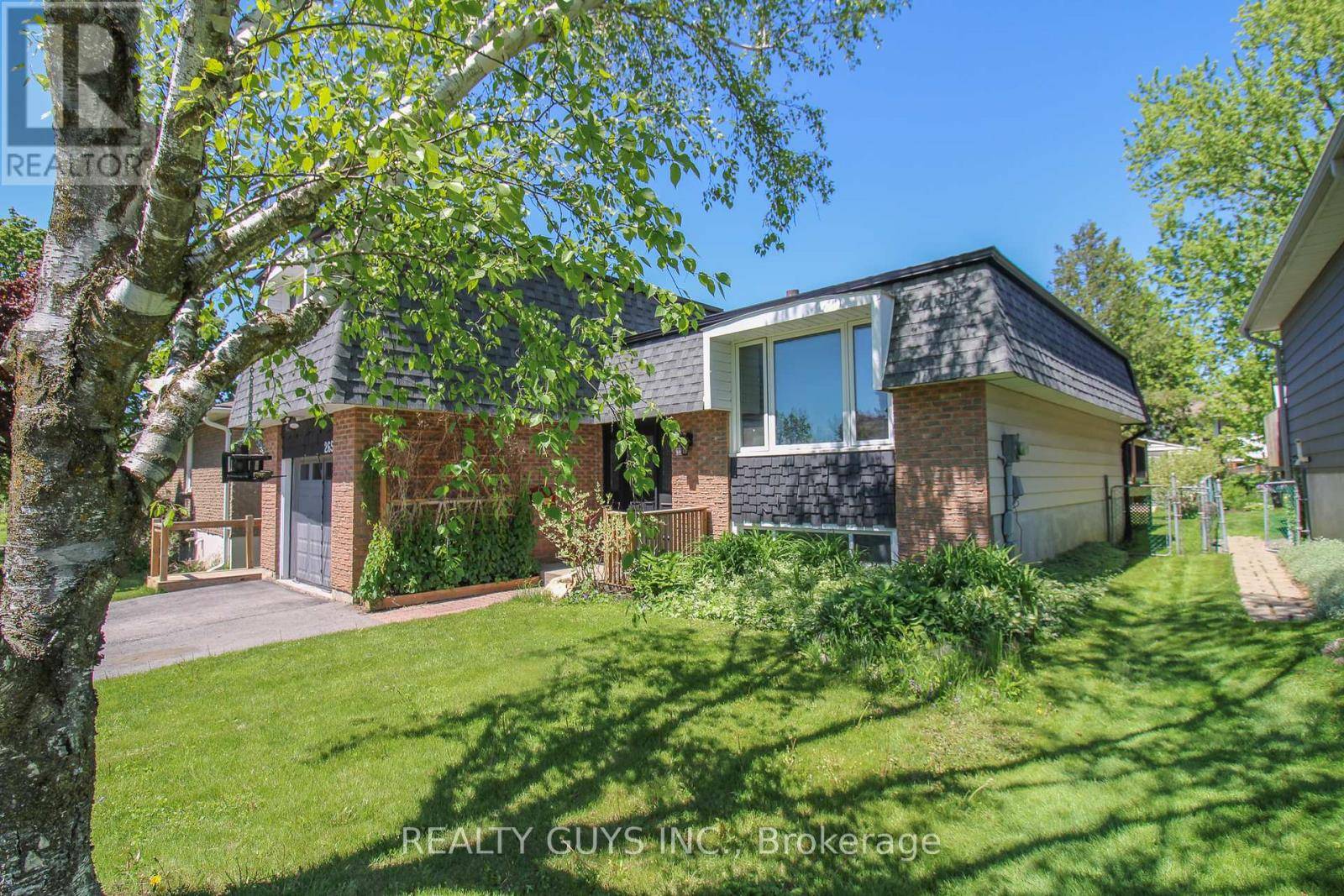 Peterborough East (south), ON K9L1H9,2652 RIDGETOP CRESCENT