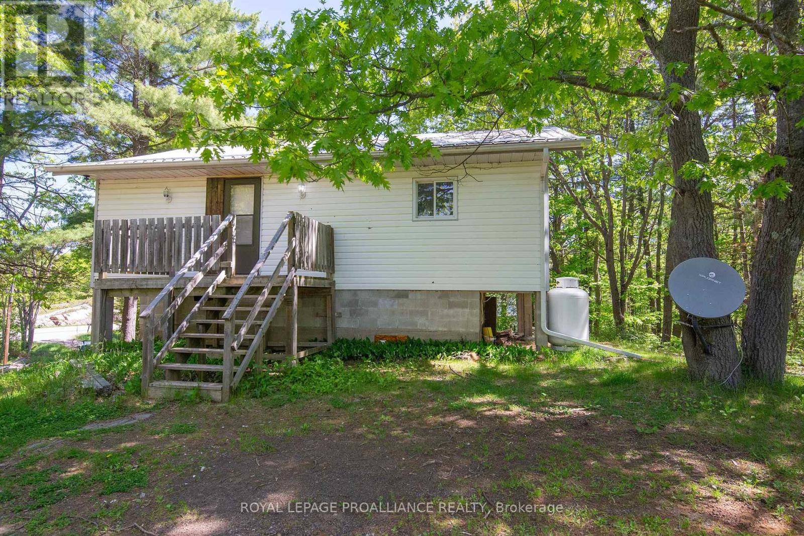 Addington Highlands, ON K0H1Z0,113166 /113176 HWY 7