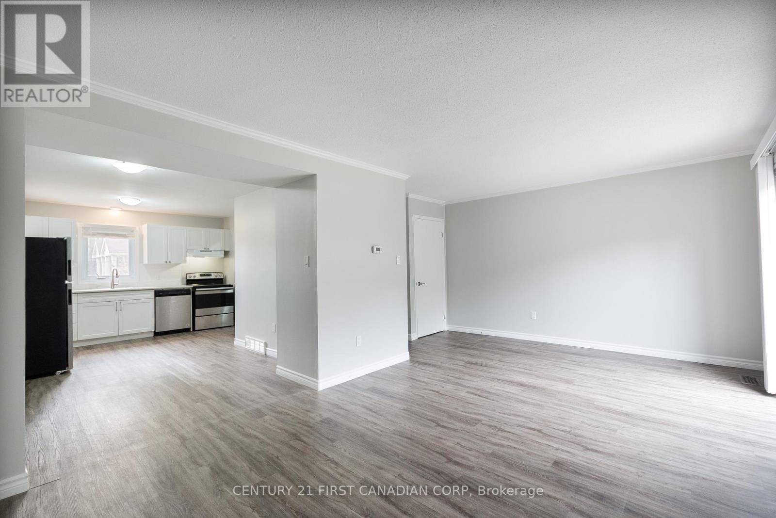 London East (east I), ON N5V4P5,217 Martinet AVE #49