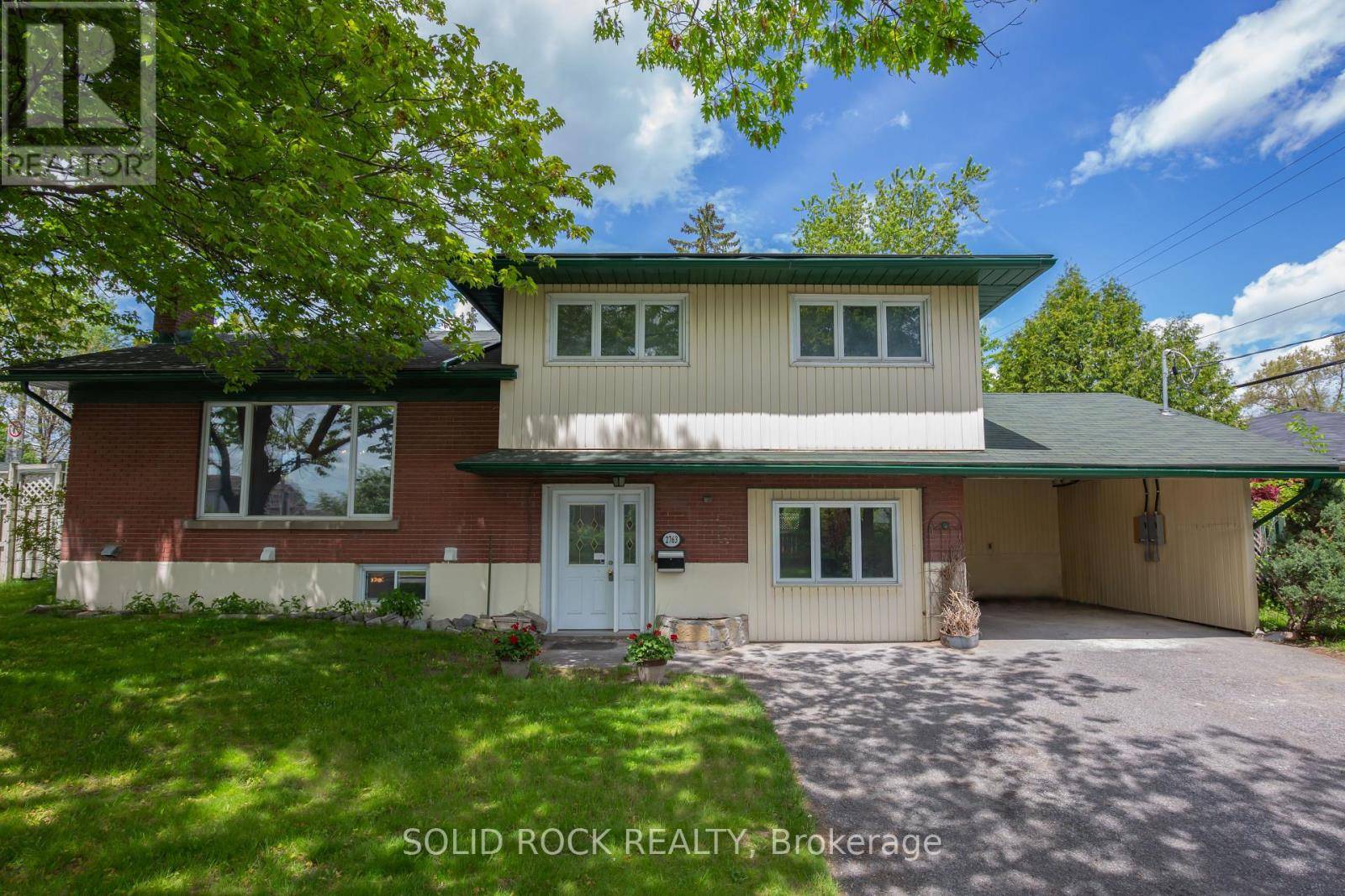 Ottawa, ON K2B7V2,2763 Kelly AVE South #Unit 1