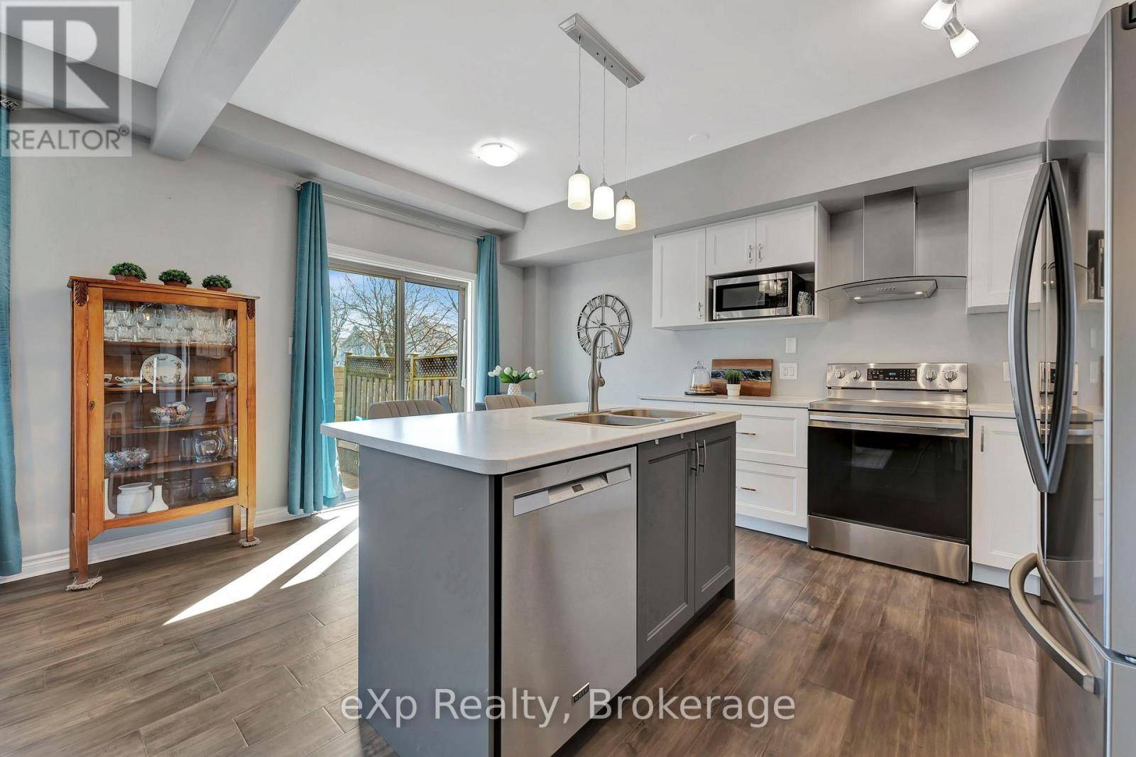 12 Brantwood Park RD #D2, Brantford, ON N3P1G2