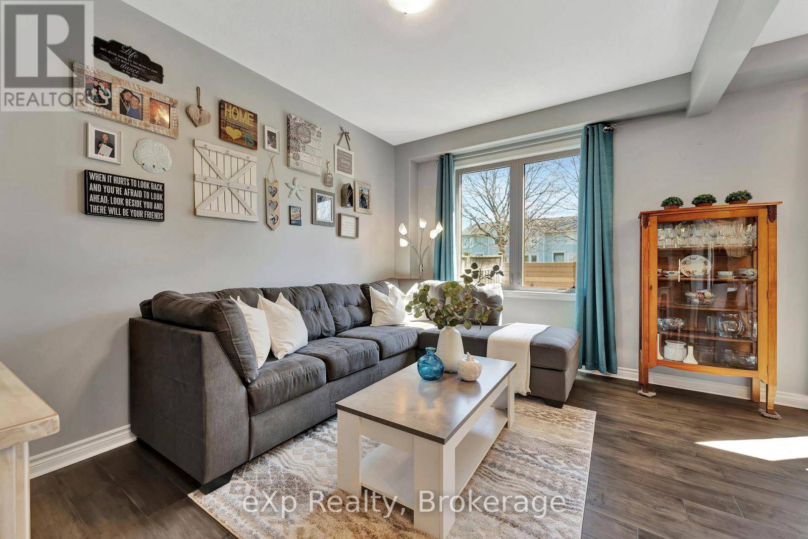 Brantford, ON N3P1G2,12 Brantwood Park RD #D2