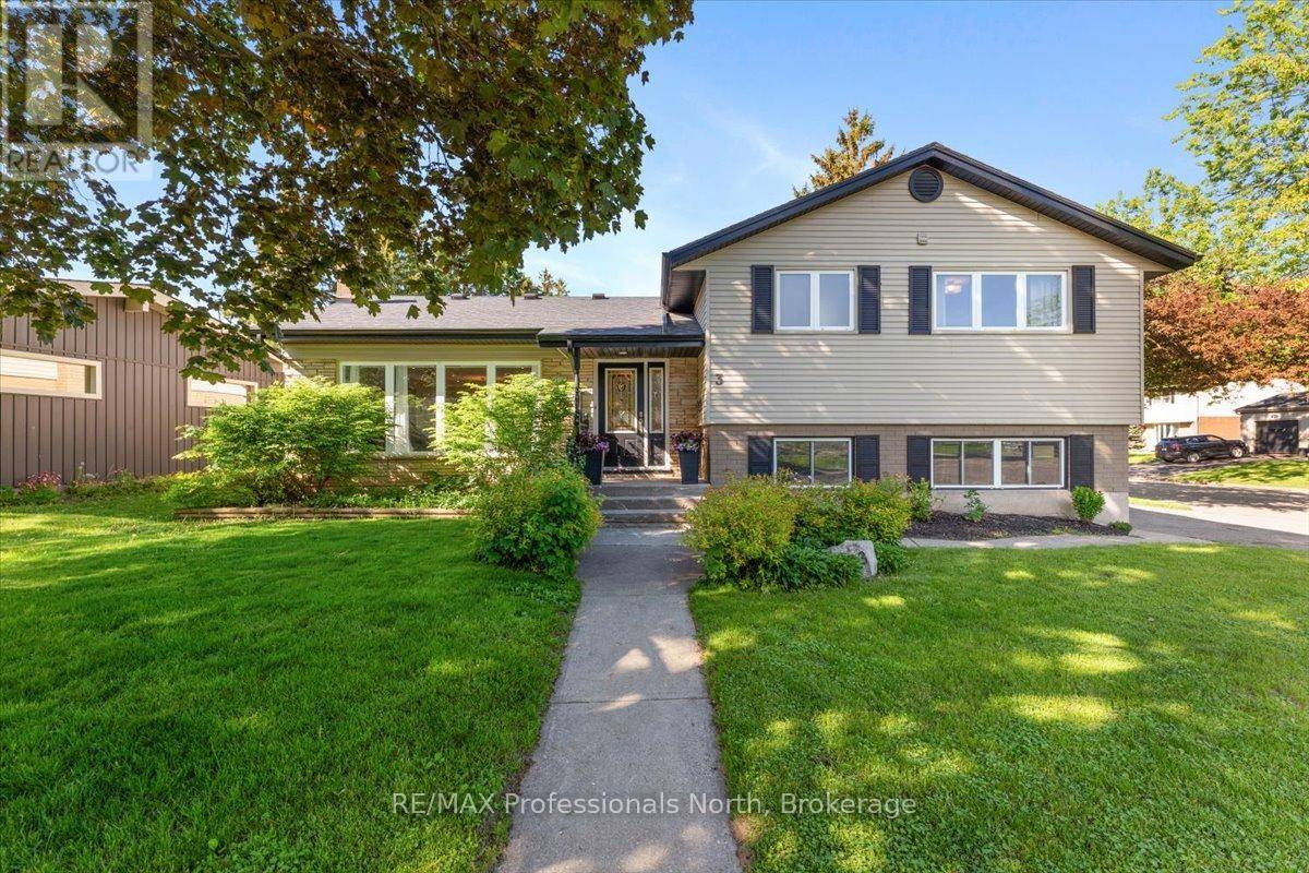 3 SCOTIA AVENUE, Brantford, ON N3R5P9