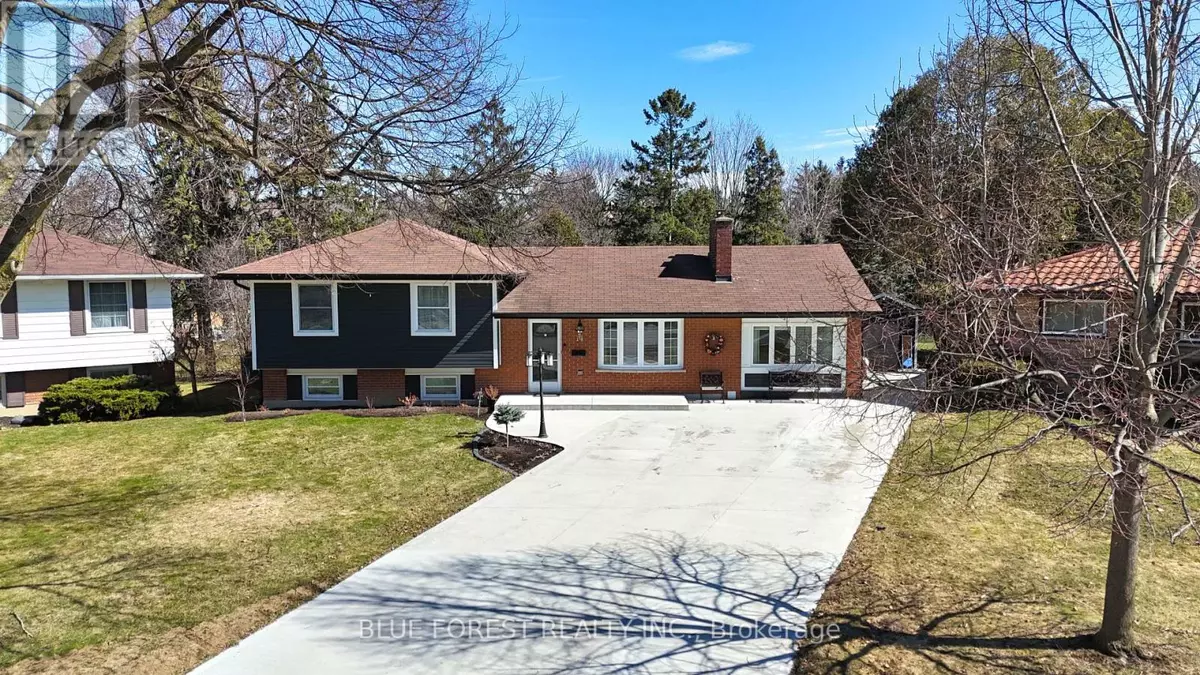 London South (south R), ON N6C4L8,14 ROCKINGHAM COURT