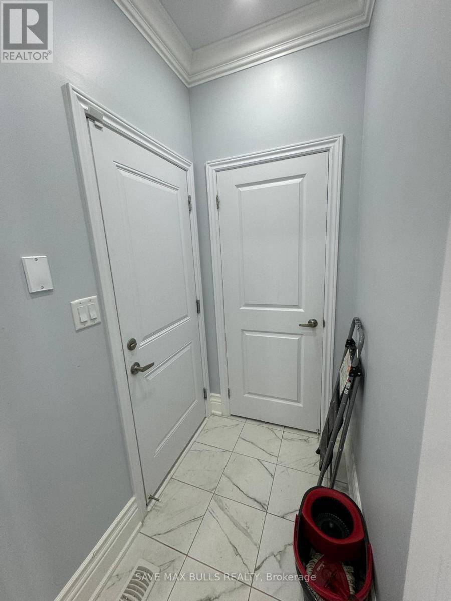 Welland (dain City), ON L3B0J3,17 COTTONWOOD CRESCENT