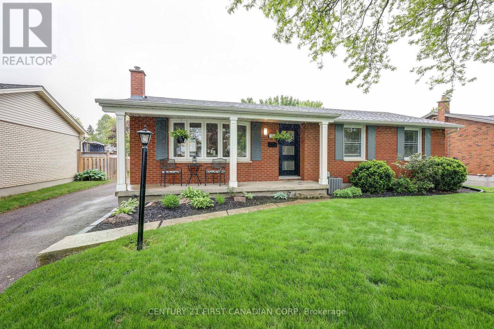 London South (south S), ON N6C3C8,116 DOWNING CRESCENT