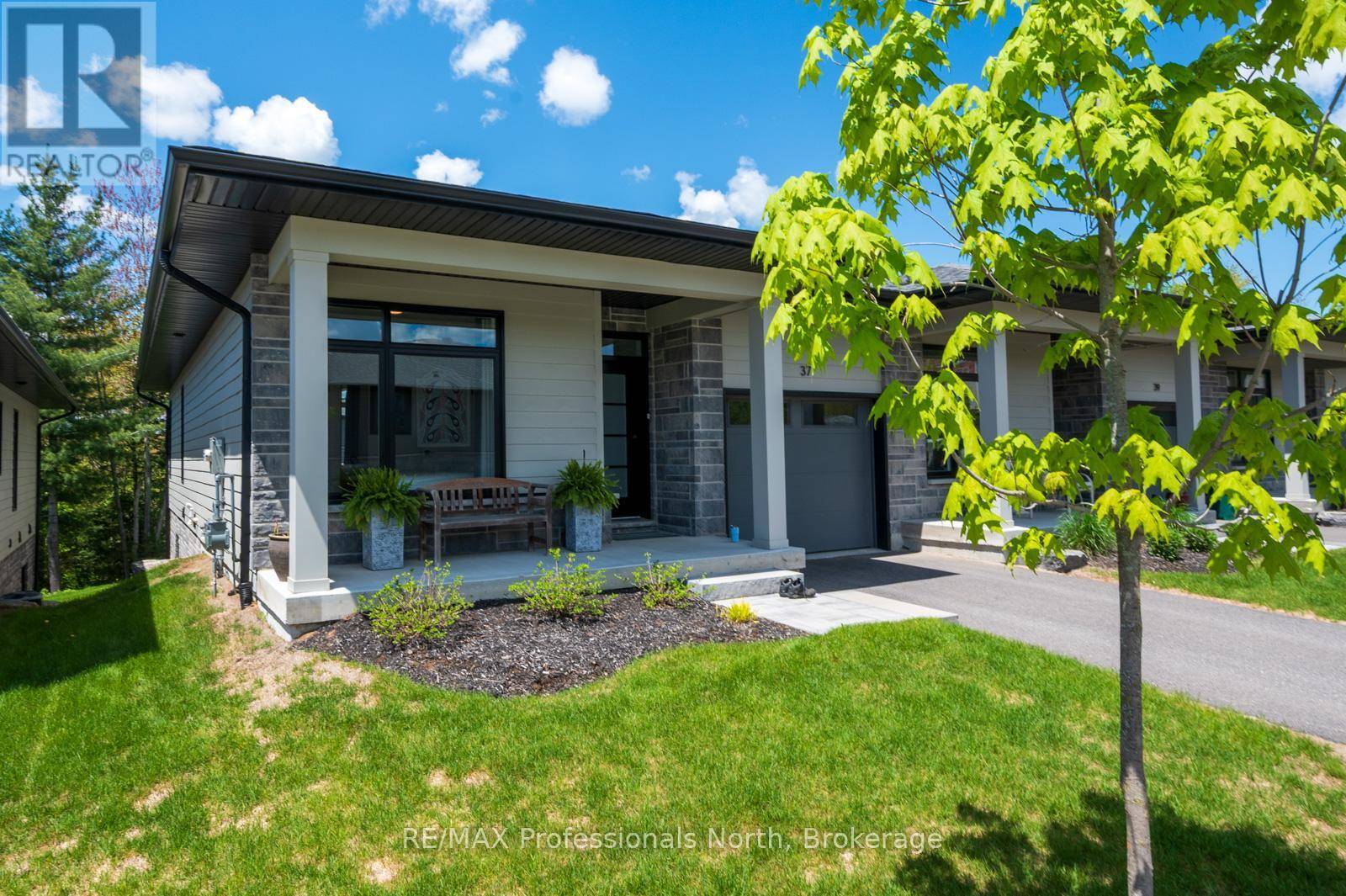 37 JACK STREET, Huntsville (chaffey), ON P1H0G4