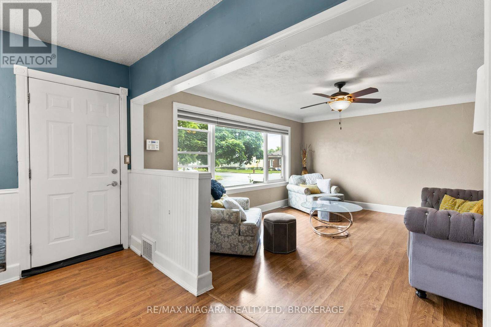 Welland (lincoln/crowland), ON L3B1R6,272 WALLACE AVENUE S