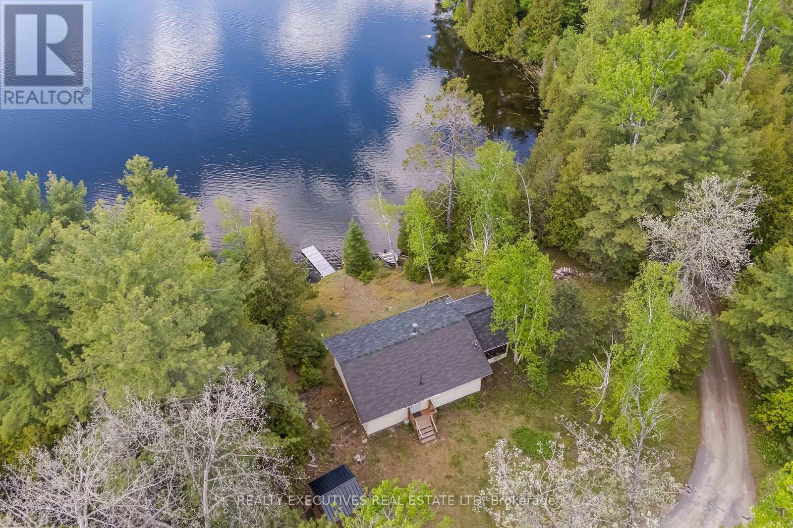 Lanark Highlands, ON K0G1K0,3120 WABALAC SIDE ROAD