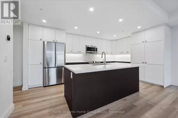 Centre Wellington (fergus), ON N1M0K5,99B Farley RD #412