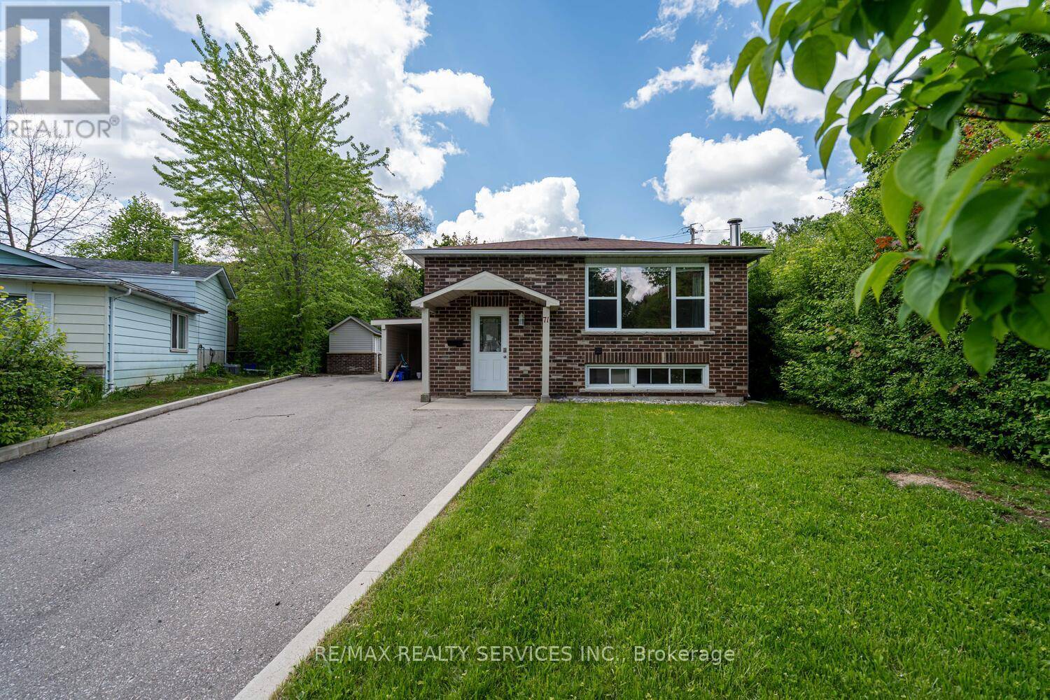 Waterloo, ON N2L5E6,71 HELENE CRESCENT